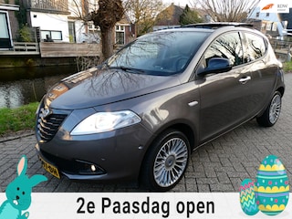 Lancia Ypsilon 0.9 Platinum 86pk Automaat Clima Leder 145.000km.
