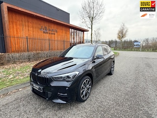 BMW X1 XDrive25e M-sport, incl. BTW, panorama, trekhaak, H&K