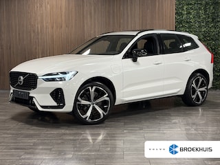 Volvo XC60 T6 AWD Recharge Plus Dark | 360° Camera | Head-Up Display | Adaptieve Cruise Control | Crystal White | 21 Inch | Standkachel met Volvo On call App | Stoel en Stuurwielverwarming | Full LED Meesturende koplampen | Pilot Assist | Elektrische voorstoelen geheugen | Contour Stoelen met wit stiksel en bies | Zitting verlenging voorstoelen | Schuifdak | Google Infotainment | Keyless Drive | Parkeersensoren voor+achter | Elektrisch bedienbare achterklep | DAB Radio | Apple Carplay/Android Auto | Alarm Klasse III | Draadloos telefoon opladen | Crystal White Metallic