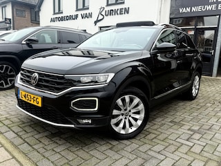Volkswagen T-Roc 1.5 TSI Sport,Panoramadak,Trekhaak,Apple Carplay/Android,L.M.Velgen