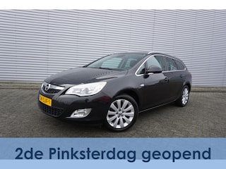 Opel Astra Sports Tourer 1.4 Cosmo Navi / Climate / Cruise / Trekhaak / Lm velgen