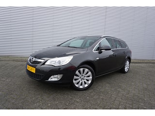 Opel Astra Sports Tourer 1.4 Cosmo Navi / Climate / Cruise / Trekhaak / Lm velgen