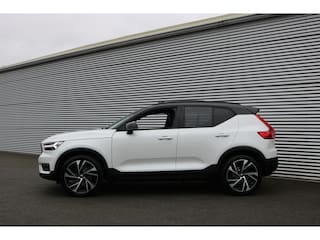 Volvo XC40 2.0 T4 R-Design Aut (Panoramadak Sportleder/Memory Navi/Camera HarmanKardon Standkachel Trekhaak Full-Led 20InchLMV)