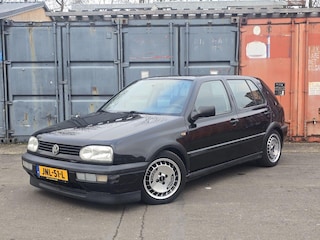 Volkswagen Golf 1.6 Atlanta Sport | Ronal R10 | Erg netjes | Verlaagd