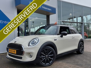 Mini Cabrio 1.5 136pk Cooper Chili | Navi | Apple Carplay+Android Auto | Clima | Cruise | Panorama Schuifdak | Lederen Bekleding | Led Koplampen | Keyless Entry | Pdc | Privacy Glass | 17''lm