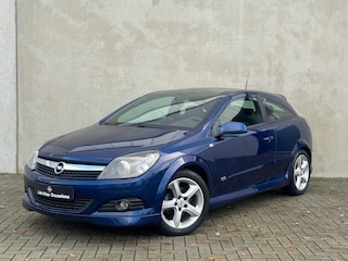 Opel Astra GTC 1.6 OPC LINE GLAZEN DAK NAV CRUISE PDC