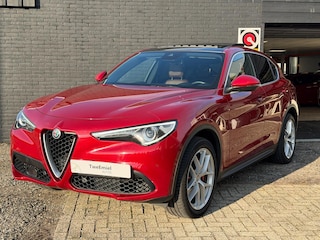 Alfa Romeo Stelvio 2.0 T AWD Super | Pano | Sportstoelen | Memory