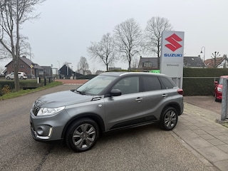 Suzuki Vitara 112 PK Boosterjet Select // AUTOMAAT // Trekhaak // Door ons nieuw geleverd en onderhouden // Rijklaarprijs!