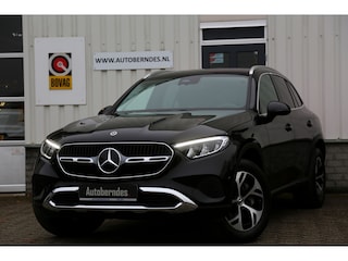 Mercedes-Benz GLC 300e 4MATIC Plug in hybride PHEV*MB Fabrieksgarantie*1ste Eig.*BTW*Luchtvering/Elek. Trekhaak/ACC/Stoelverw./Stuurverw./Dodehoek/LED/Camera/Apple Carplay-Android/Parkeersens.V+A/18 inch LM*