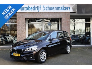 BMW 2-serie Tourer 216i Centennial Executive 7p. DEALEROND. TREKHAAK NAVI CRUISE PDC CLIMA LMV NAP ELEK.ACHTERKLEP ENZ!