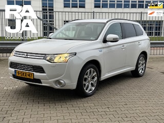 Mitsubishi Outlander 2.0 PHEV Instyle+ NAP Camera Cruise Stoelverwarming Schuifdak