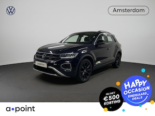 Volkswagen T-Roc 1.5 TSI Life 150 pk Automaat (DSG) | Navigatie | Trekhaak (afneembaar) | Parkeersensoren (Park assist) | Achteruitrijcamera | Stoelverwarming |