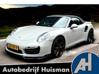Porsche 911 Cabrio 3.8 Turbo 441kW/600pk PDK7 NL-AUTO!! AKRAPOVIC COMPLEET + SPORT CHRONO + PDLS PLUS + KEYLESS DRIVE + PASM + CAMERA + STOELVERWARMING&-VENTILATIE + BOSE SOUND + TARGET BLUEYE + MOSHAMMER SPOILERPAKKET + PARKSENSOREN V&A + 20" VOSSEN LM-VELGEN!