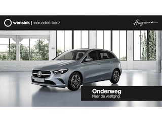 Mercedes-Benz B-klasse 180 Business Solution Luxury Line | Achteruitrijcamera | Panoramaschuifdak | Trekhaak | MULTIBEAM LED |