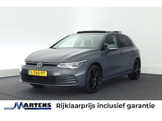 Volkswagen Golf 1.5 TSI 130pk Style Carplay Stoelverwarming Panoramadak Trekhaak