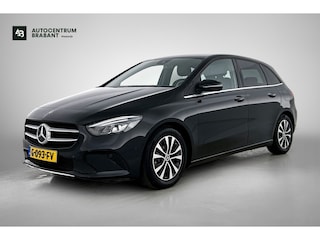 Mercedes-Benz B-klasse 180 Business Solution Plus(NL-auto, Perfect OnderH, Camera, StoelV, Navi, Cruise Con, Climate Con, Etc)