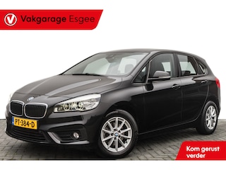 BMW 2-serie Tourer 218i 136 PK High Executive | Automaat | 1 e Eign | 57..000 KM | | Leder ‘Dakota’| Clima | Navi | Pdc | Led | Head-Up Display |