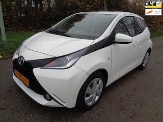 Toyota Aygo 1.0 VVT-i x-play Camera! 51000 km! NL Auto!