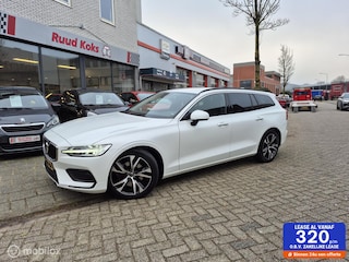 Volvo V60 2.0 B3 PLUS DARK