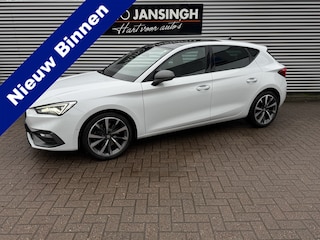 Seat Leon 1.5 eTSI FR Launch Edition met Schuif/Kanteldak | Stoel/Stuurverwarming | Camera | PDC V+A | Navi | Clima | LM Velgen | RIJKLAARPRIJS INCL 12 MAANDEN GARANTIE EN BEURT