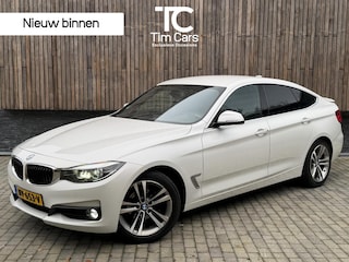 BMW 3-serie GT 320i High Executive Automaat | Leer | Stoelverwarming | Cruise & climate control | Head-up display | Keyless entry | Trekhaak afneembaar | Getint glas | LED verlichting | Parkeersensoren achter