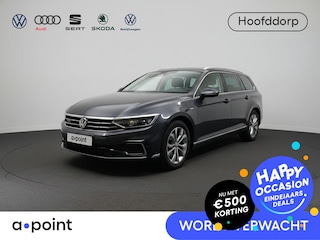 Volkswagen Passat Variant 1.4 TSI PHEV GTE Business 218 pk Automaat (DSG) | Navigatie | Parkeersensoren (Park assist) | Achteruitrijcamera | Stoelverwarming | Matrix LED koplampen |