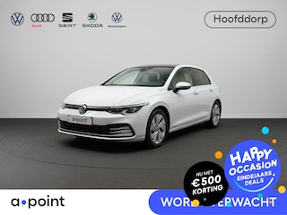 Volkswagen Golf 1.5 TSI Life Edition 116 pk | Verlengde garantie | Navigatie via App | Panoramadak | Parkeersensoren | Autom. airco (3 zones) | Stoelverwarming |