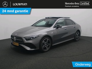Mercedes-Benz A-klasse 250 e Business Solution AMG AMG Line | NIght Pakket | Panorama Schuif-Kanteldak | Sfeerverlichting | Head-up display | Apple CarPlay | Keyless-Go | Dodehoekassistent. Inclusief 24 maanden Mercedes-Benz Certified garantie voor Europa.