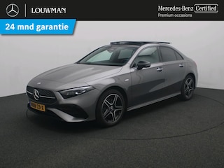 Mercedes-Benz A-klasse 250 e Business Solution AMG AMG Line | NIght Pakket | Panorama Schuif-Kanteldak | Sfeerverlichting | Head-up display | Apple CarPlay | Keyless-Go | Dodehoekassistent. Inclusief 24 maanden Mercedes-Benz Certified garantie voor Europa.