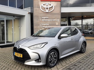 Toyota Yaris 1.5 Hybrid STYLE BLIND SPOT KEYLESS STOELVERW PARK-SENSOREN APPLE/ANDROID PRIVACY GLASS