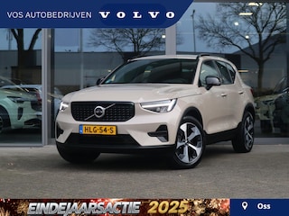 Volvo XC40 2.0 B4 Plus Dark | Verwarmbare voorstoelen| Stuurwielverwarming| Harman Kardon Audiosysteem| Semi-elektrisch inklapbare trekhaak| 19'' Lichtmetalen velgen|