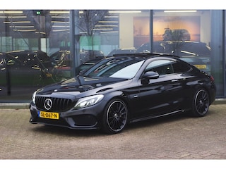 Mercedes-Benz Coupé 180 Premium AMG-Line Night Edition, Panoramadak, Burmester, Keyless, 19" LM, Camera