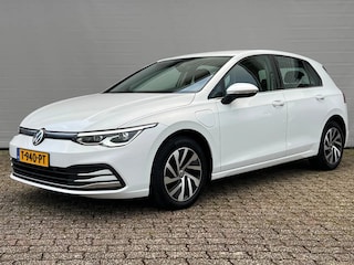 Volkswagen Golf 1.4 eHybrid PHEV 204 PK | SOH 92% | Style | Trekhaak | Keyless | Camera | Carplay | Virtual | Massage | Nieuwstaat!