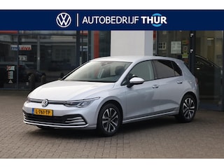 Volkswagen Golf 1.0 eTSI Life 81KW/110PK DSG, afneembare trekhaak, Vier seizoenenbanden, privacy glas, navigatie, winterpakket stoelverwarming, pdc voor en achter, bi colour velgen, stuurwielverwarming, ACC, discover navigatie, carplay