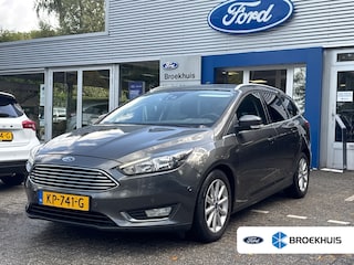 Ford Focus Wagon 1.0 125PK TITANIUM | DEALER OH! | STOEL + STUURVERWARMING | NAVI | CLIMA | CRUISE | TREKHAAK | VOORRUITVERWARMING | PRACHTIGE STAAT!