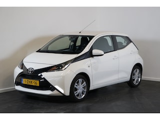 Toyota Aygo 1.0 VVT-i x-play Lichtmetalen velgen | Achteruitrijcamera