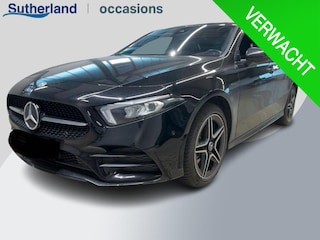 Mercedes-Benz A-klasse 250 e AMG Line | Stoelverwarming | Navigatie | Getint glas | PDC | Climate contol