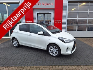 Toyota Yaris 1.5 Hybrid Dynamic met panoramisch dak