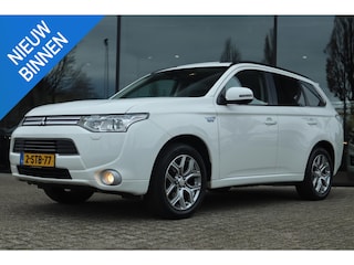 Mitsubishi Outlander 2.0 PHEV INSTYLE | PANO | LEDER | NAVI | TREKHAAK | KEY-LESS