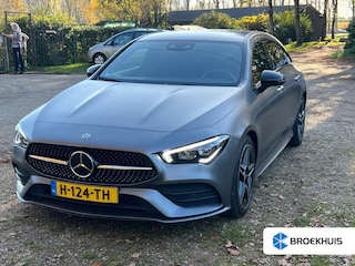 Mercedes-Benz CLA Shooting Brake 200 Business Solution AMG Alcantara Bekleding | Widescreen | Stoelverwarming | Climate | AMG-Styling | LED | Parkeersensoren Rondom | AMG-styling | Achteruitrijcamera | Alcantara