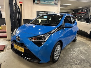 Toyota Aygo 1.0 VVT-i x-play 1e eigenaar / slechts 11.147 km! / Apple carplay / Android auto / rijklaarprijs