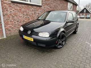 Volkswagen Golf 1.4-16V