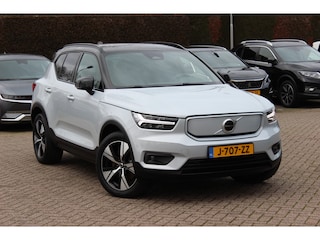 Volvo XC40 Recharge P8 AWD R-Design / Trekhaak / Camera / Keyless / Harman Kardon / 19'' / Half leder / Stuur+Stoelverwarming / DAB / Dodehoek / ACC