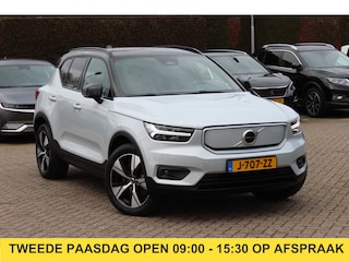 Volvo XC40 Recharge P8 AWD R-Design / Trekhaak / Camera / Keyless / Harman Kardon / 19'' / Half leder / Stuur+Stoelverwarming / DAB / Dodehoek / ACC