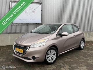 Peugeot 208 1.2 VTi Active 2014 / Airco / Cruisecontrol / Bluetooth / 4S banden nieuw / NAP
