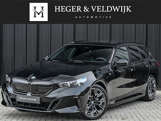 BMW 5-serie Touring 530e xDrive · M-Sport · Shadow Line · Bowers&Wilkins · 360 Camera · Comfort Access · Stoel- en Stuurverwarming · Active Cruise · Ambiance · El. trekhaak ·