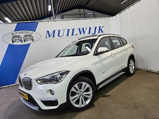 BMW X1 sDrive18i High Executive / Pano / LED