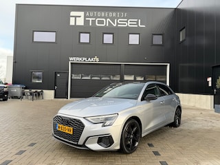 Audi A3 Sportback 40 TFSI e Black Edition / Trekhaak / 204 PK / LED / Carplay / Lichtmetaal