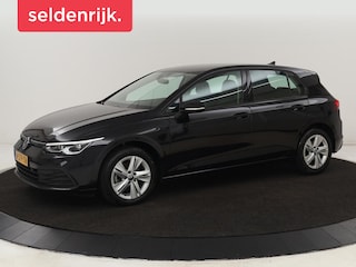 Volkswagen Golf 1.5 eTSI Life | Stoelverwarming | Carplay | Massage | Adaptive cruise | Navigatie | Sfeerverlichting | Parkeerhulp | Full LED | Memory
