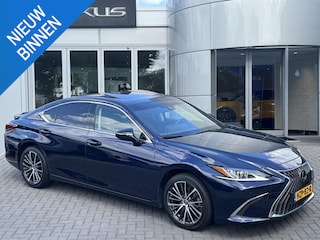 Lexus ES 300h Business Line NWE MODEL BLIND SPOT STUURVERW STOELVERW SCHUIF/KANTELDAK PARK-SENSOREN APPLE CARPLAY/ ANDROID AUTO